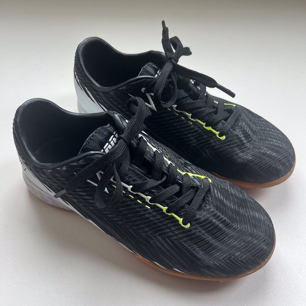 Indoor Soccer / Futsal Shoes Kids Size 2.5